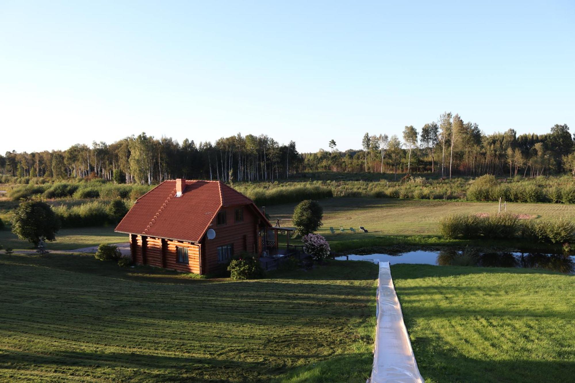 Hotel Kundzini Bīriņi Exteriér fotografie