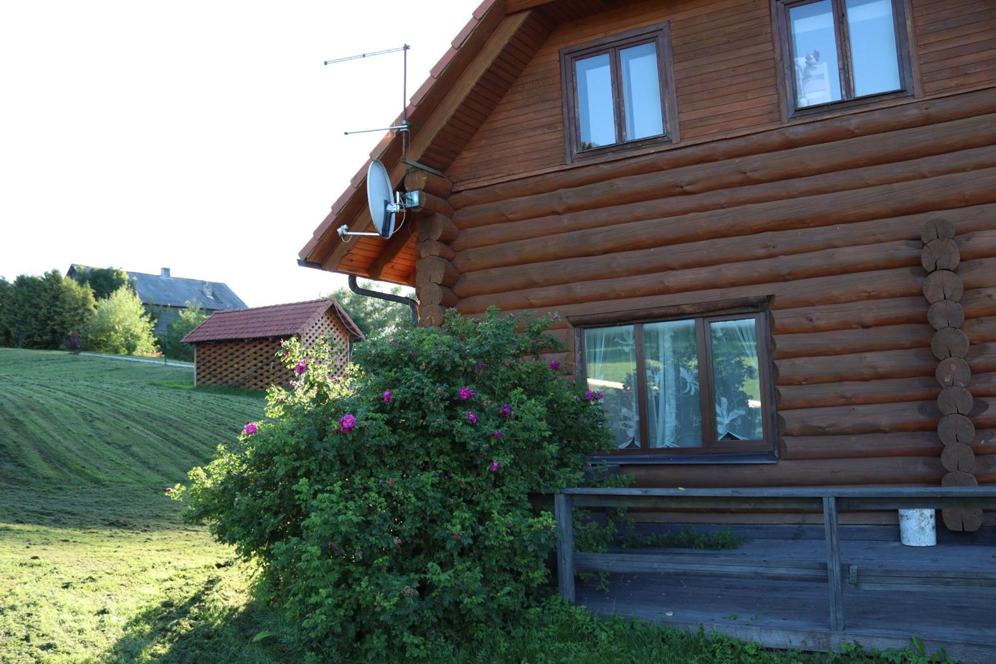 Hotel Kundzini Bīriņi Exteriér fotografie