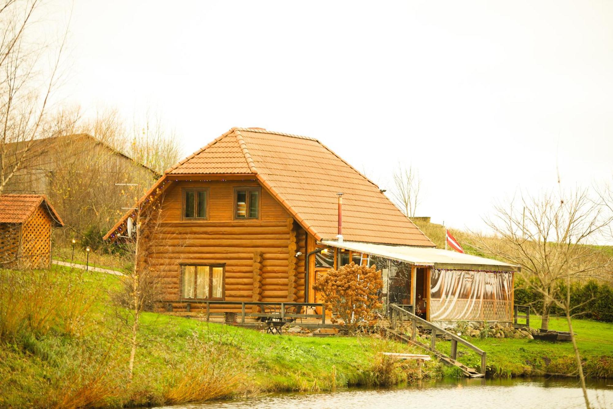 Hotel Kundzini Bīriņi Exteriér fotografie
